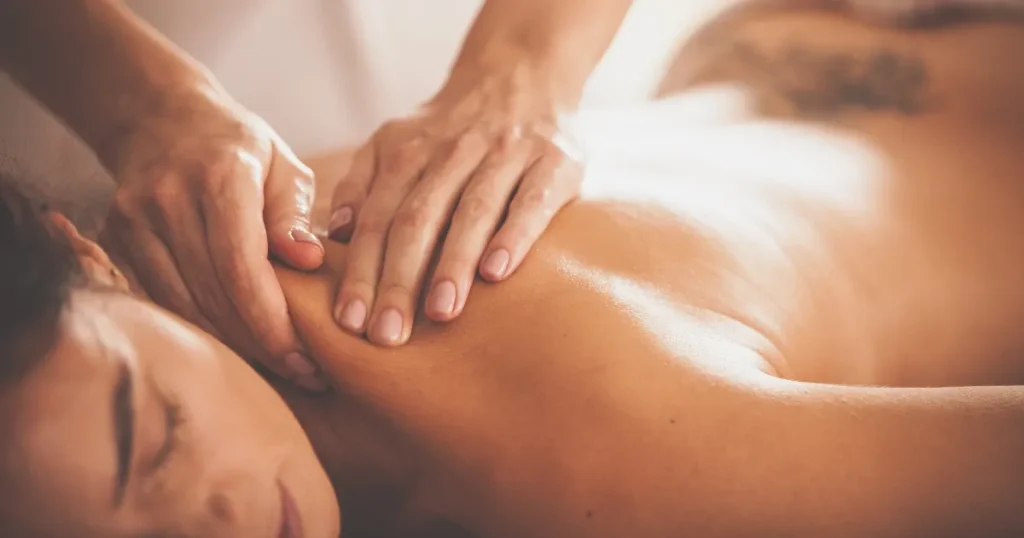Massagem tântrica: o que esperar de uma sessão